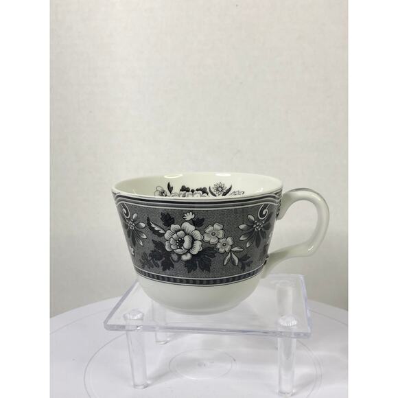 The Spode Blue Room Collection Botanical Teacup and Saucer - Picture 5 of 11